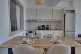 Seaview Serenity Luxurious apartment - 2