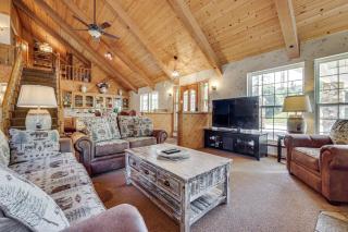 25-Acre Hideaway in Oakhurst: Pet Friendly! - 8