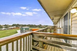 Family Suite for 6 with Fireplace and Kitchen - Pool and Hot Tub - 7