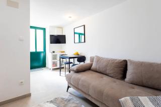 Olea Petite - NEW Seaside Retreat by Olea Mare - 0