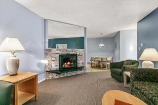 Pet-Friendly Suite With A Kitchen Pool and Spa - 1