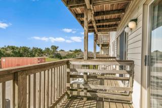 Family Suite for 6 - Fireplace and Kitchen - Pool and Hot Tub - 9