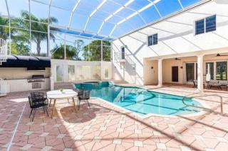 Casa Parkland Private Resort Courtyard Pool - 5