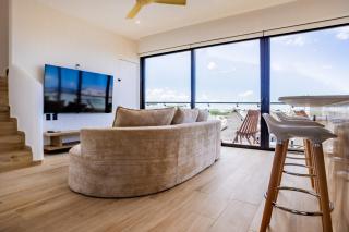 2BR Penthouse Private Rooftop Pool Near 5th Ave - 5