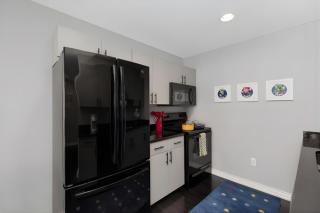 Mariocore Downtown Royal Oak Apartment - 2 BDRM - 7
