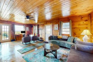 Whispering Pines Retreat - 5