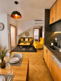 DOMIRA Old Town Apartment with Terrace - 8