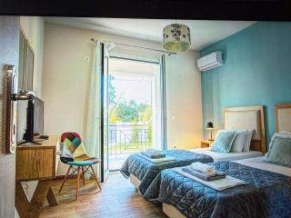 Elegant Villa with Panoramic Views - 3