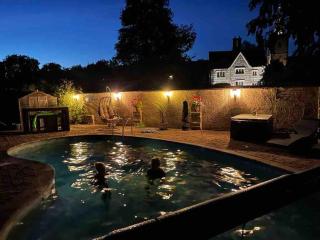 Brook Lodge, One bed house in AONB Dorset with swimming pool - 9