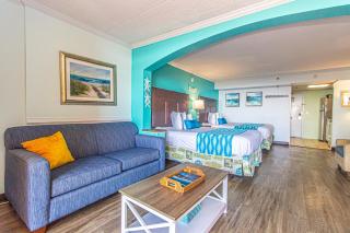 Oversized Ocean View Queen Suite with Beautiful Fireplace and Accents - Sleeps 4 Guests! - 6