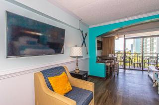 Oversized Ocean View Queen Suite with Beautiful Fireplace and Accents - Sleeps 4 Guests! - 1