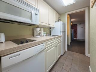 Oceanfront 1 bedroom Sand Dunes 2626 Sleeps 6 - 4