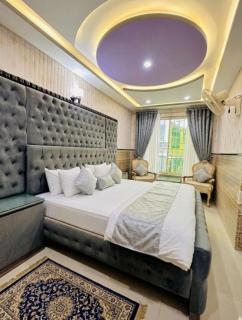 FAKHAR INTERNATIONAL HOTEL! ONE minute walk From MALL ROAD MURREE l Hot Water l Backup Light l Covered Car Parking l - 0