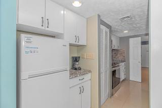 Spacious Ocean View 1 Bedroom Condo- Sleeps 8! 6042 - 3