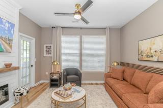 Completely Renovated Queen Suite with LED Fireplace! The Fairways 5E - 6