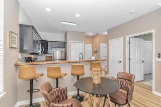 Completely Renovated Queen Suite with LED Fireplace! The Fairways 5E - 3