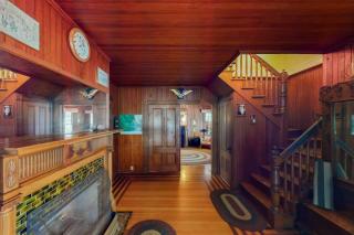 Garden Island's Maple - 4