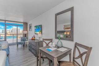 Ocean View Studio Landmark 907 - 2