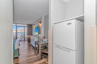 Landmark Resort King Suite Unit 607 - Beautifully Updated - Perfect for 2 guests! - 8