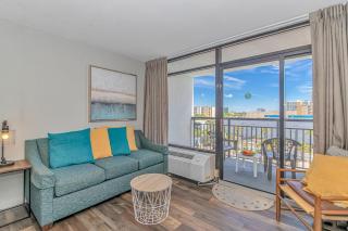 Landmark Resort King Suite Unit 607 - Beautifully Updated - Perfect for 2 guests! - 6