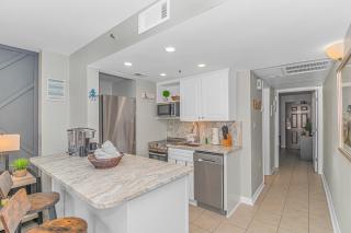 Breathtaking Oceanfront Double Queen Suite! Meridian Plaza 701 - Perfect for 4 guests! - 1