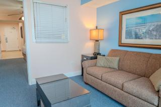 Towers On The Grove 724 Direct Oceanfront Suite Sleeps 6 guests - 4