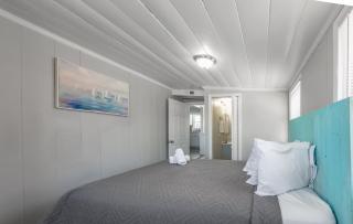 Immaculate Upper Level Apartment With Putting Green and Pool! Pet Friendly 3 Bedroom - 2 Bath Unit B - 2