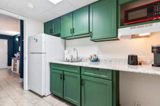 Recently Remodeled Double Queen Condo- Oceanfront Views! Boardwalk 135 - 7