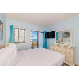 Stunning Ocean View 2 Bedroom Condo- Nicely Updated & sleeps 6! Palace Resort Unit 408 - 6