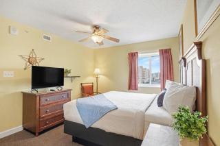 Malibu Pointe Beach Club 606 - Across The Street From The Ocean! Sleeps 12 guests! - 9