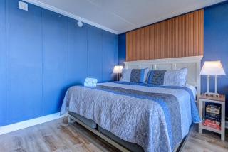 Oceanfront Suite Grande Cayman 124 - 5