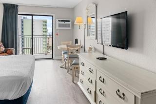 Ocean View Double Queen Suite! Perfect for 4 Guests! Sea Mist 51112 - 3