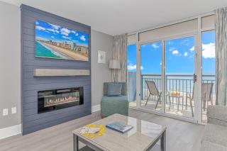 Newly Renovated, Oceanfront, 2 Bedroom Suite - Atlantica 452 - 7