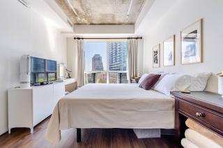 Stylish King West Condo Near FIFA & BMO Field - 7