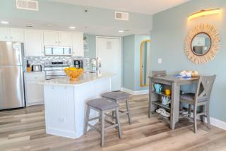 Breathtaking Views! Stunning 2BR Suite with Gorgeous Updates-Palace Resort 1207 - 2