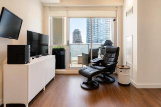 Stylish King West Condo Near FIFA & BMO Field - 0
