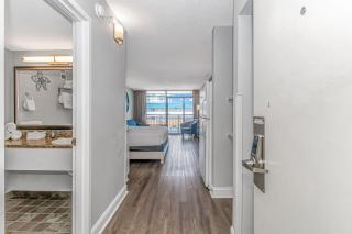 Immaculate! LED Fireplace - Renovated King Suite - Sleeps 4! - Landmark Resort 1508 - 9