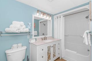 Spacious 4 Bedroom Ocean View Condo - Ocean Reef 526- Sleeps 14! - 1