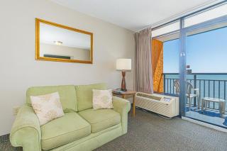 Oceanfront 1 Bedroom Suite-Stunning Views! Perfect for 4-6 guests! Landmark 1533 - 6
