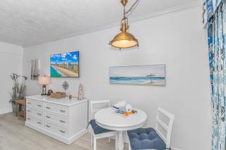 Direct Oceanfront Suite - Ocean Reef 803 - Sleeps 4! - 3