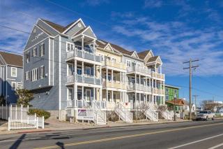 Saint Louis Ave, Unit D - 6