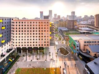 Quiet Urban Studio in the Heart of Maboneng Fast WiFi - 1
