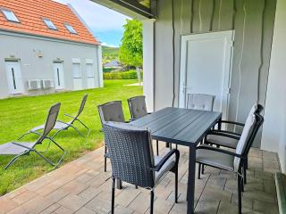 P&G Balaton Poolside Apartment - Biro Tours Nr 122 - 4