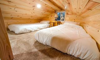 The Bear Den-Abuts Public Land-High Speed Internet - 4