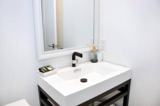Design District Guesthouse - 2Bdrms - 2
