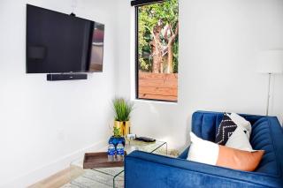 Design District Guesthouse - 2Bdrms - 9