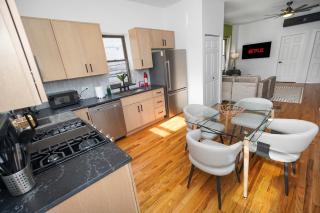 Stylish brand new 3BR Near West Loop and Fulton Market - 1