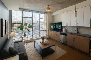 Elegant 2BR High-Rise Stay Downtown Birmingham 20 - 7
