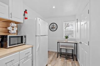 Entire unit with Backyard - 9