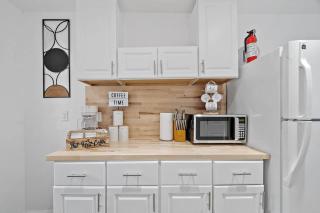 Entire unit with Backyard - 5
